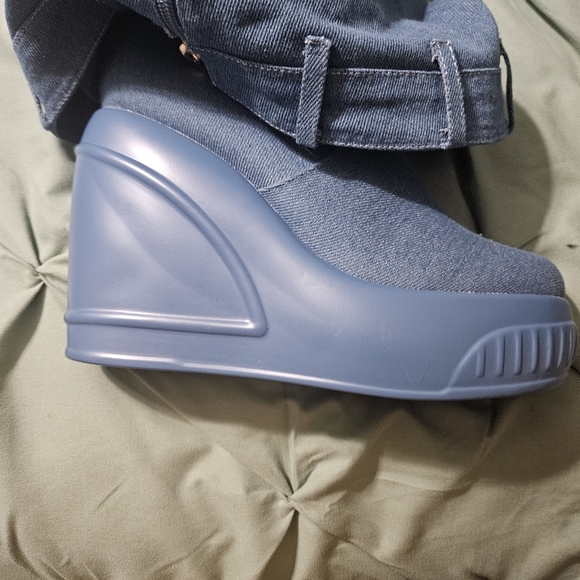 Blue jean wedge heal boot size 8 - Picture 2 of 5